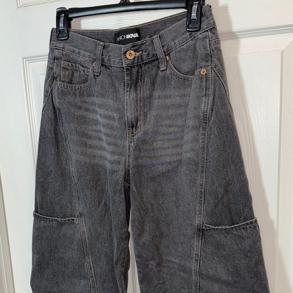 Fashion Nova Wide Leg Jeans - Picture 7 of 11